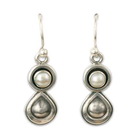 Larimus Wire Earrings in Pearl