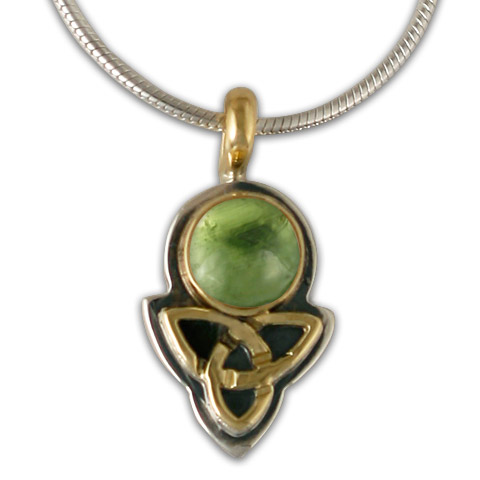 Aria Round Pendant in Peridot