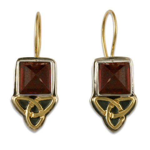 Aria Square Earrings in Garnet