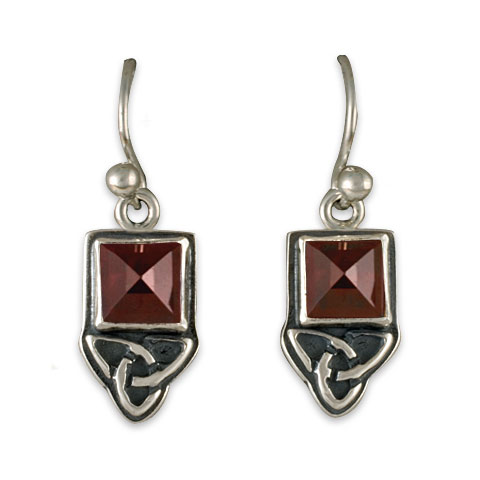 Aria Square Earrings in Garnet