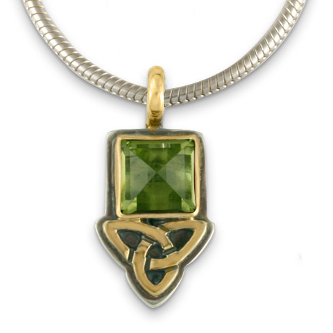 Aria Square Pendant in Peridot