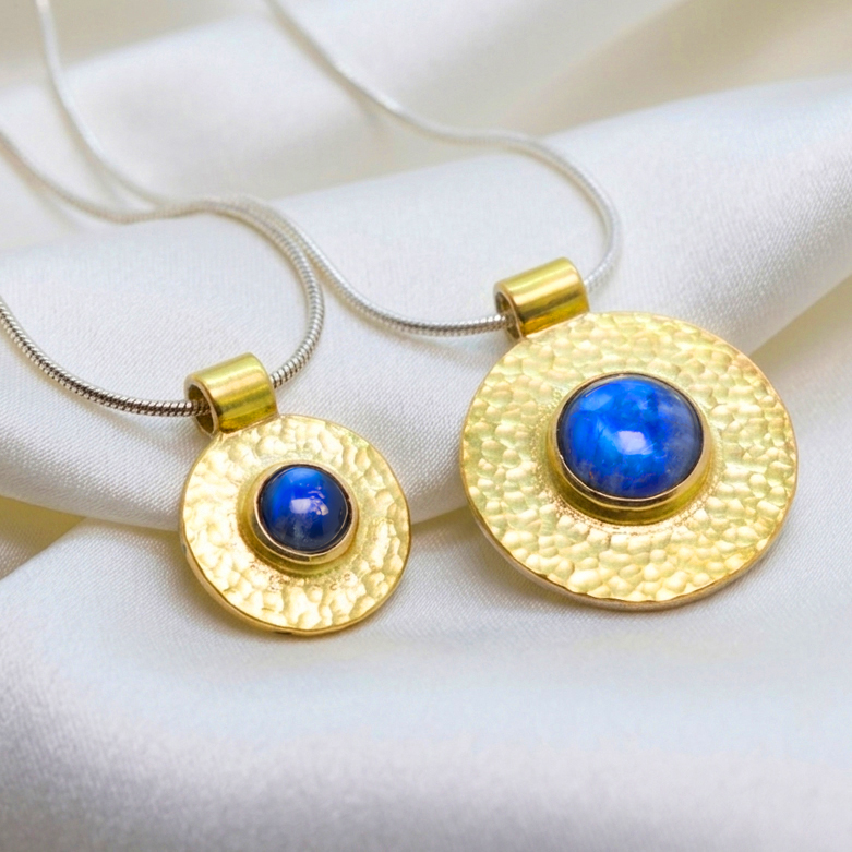 Dione Disc Pendant 7mm with Blue Moonstone in