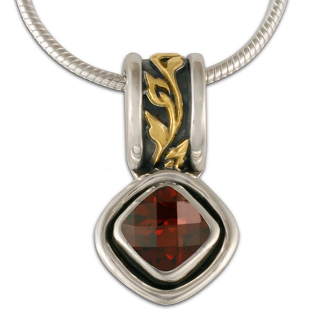 Flores Cushion Pendant in Garnet