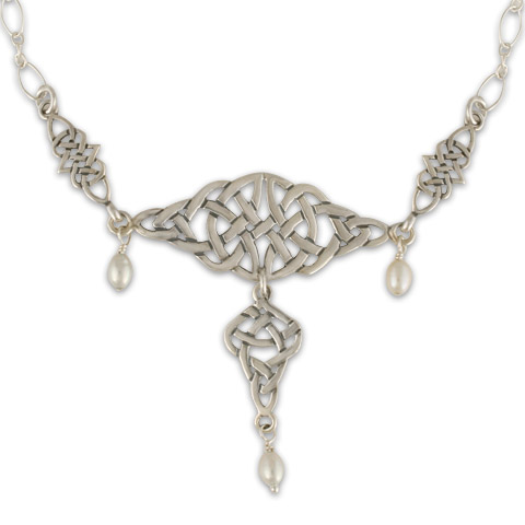 Kalisi Necklace in Pearl