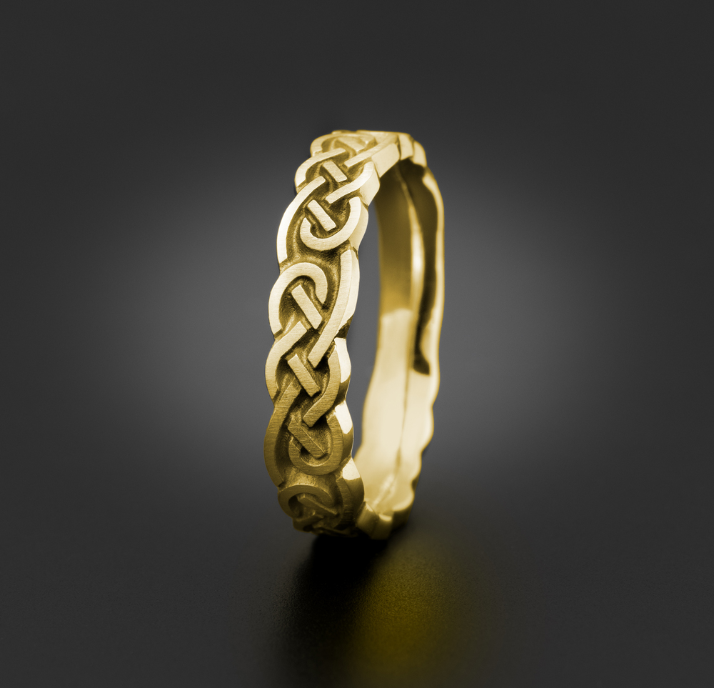 Medium Borderless Infinity Wedding Ring in