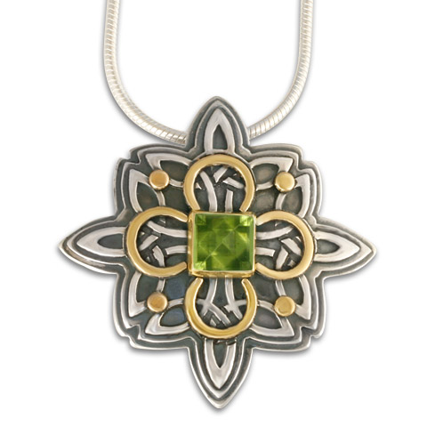 Southern Star Pendant in Peridot