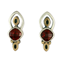 Aladdin Earrings in Garnet