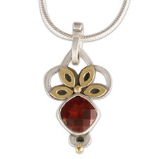 Aladdin Pendant in Garnet