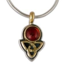 Aria Round Pendant in Garnet