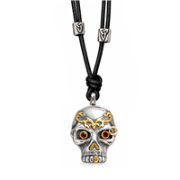 Bjorn Skull Pendant in Garnet