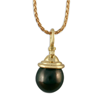 Black Tahitian Pearl Knot Pendant in 18K Yellow Gold