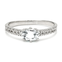 Eva Solitaire Ring in Diamond
