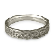 Medium Borderless Infinity Wedding Ring in Platinum