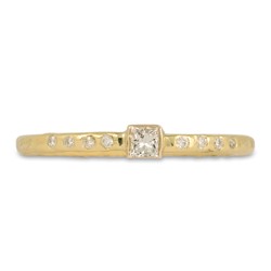 Playa Ring with Square Diamond and Accent Diamonds in 18K Yellow Gold