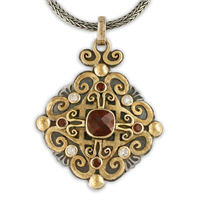 Shonifico Pendant in Garnet