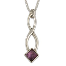 Twist Pendant in Amethyst